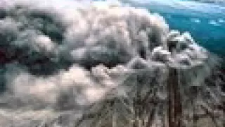 Guatemalans leave the house because of the volcano. Вулкан Фуэго извергается в Гватемале