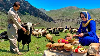 Village Cooking | Making HAMBURGERS 🍔 with FRESH LAMB MEAT 🥩