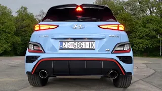 Hyundai Kona N 2022 - CRAZY EXHAUST sound (loud with pops & bangs in tunnels)