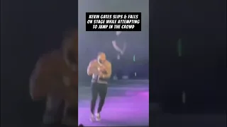 #KEVINGATES SLIPS & FALLS ON STAGE ‼️😳