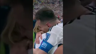 Lionel Messi and his mom embrace after Argentina win the World Cup ❤️