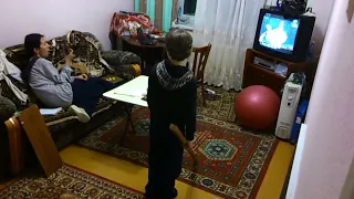 03.01.14 г. Илюха танцует перед телевизором