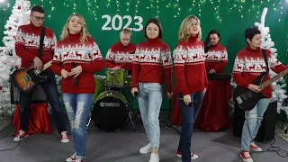 Новогодний клип 2023: 75 элемент "Три белых коня"