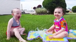 54.FUNNY VINE ★ Самые смешные дети исследуют мир на природе _ Funny Babies Videos.mp4