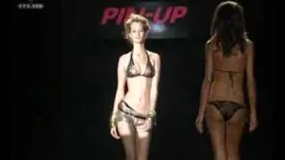fashiontv | FTV.com - PIN UP STARS FULL SHOW MILAN FW P/E 2007