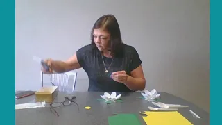 Очумелые ручки (тема Лилия из пластиковых ложек)