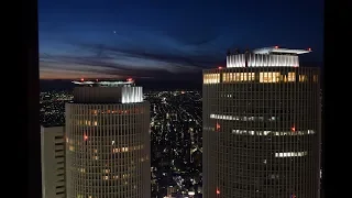 新幹線と名古屋都心の夜景　名古屋市「ミッドランドスクエア」