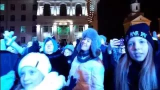 В Чебоксарах главная елка зажглась после флешмоба в стиле #MannequinChallenge