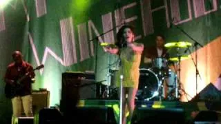 Amy Winehouse - Valerie (Live in Recife, Brasil - 13.01.2011)