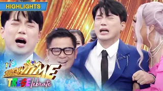 Ryan gets emotional after his first win in Magpasikat 2022 | It's Showtime
