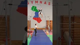 Islam makhachev doing gymnastics 💪
