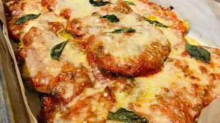 Cotolette di pollo alla parmigiana. No fritte.un piatto veloce e molto appetitoso ￼