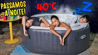 PASSAMOS A NOITE NA JACUZZI E ISSO ACONTECEU! - NÃO AGUENTAMOS!