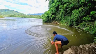 SECONDS OF FISHING NET ON RIVER CLIFFS GET Flocks of Fish.‼️ Amazing fishing nets