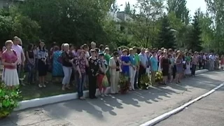 Уже вторые сутки шахтеры с семьями протестуют под стенами ГП "Селидовуголь"