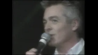 Garou, Daniel Lavoie et Bruno Pelletier - Belle  (Plamondon / Cocciante) émission: Le point J   1997