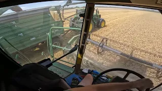 [GoPro] Cab view: John Deere Z2258 (Wheat Harvesting)