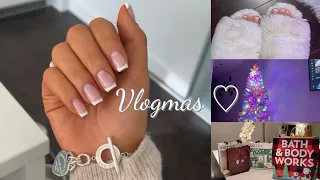 VLOGMAS ❄️🎅🏻 NEW NAILS & PEDICURE 💅🏼 + DECORATING MY CHRISTMAS TREE 🎄+ HOLIDAY SHOPPING 🎁