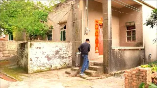 A hard-working boy spent $300 to rent an old house -Completely restore it and build a garden