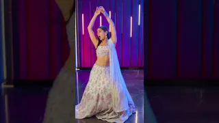 #ChakaChak Dance Tutorial by Sara Ali Khan 💃🏻 And Create Shorts 💕 | #AtrangiRe | Link 👇🏼 | #YTShorts