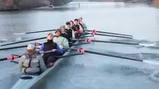 Cambridge rowers training VERY early in the morning