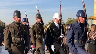 Anıtkabir'de Tüyler Ürperten Asker Nöbet Değişimi