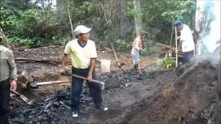 How to make Biochar from locals in the Peruvian Amazon