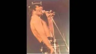 1. Intro/We Will Rock You-Fast (Queen-Live In Philadelphia: 11/20/1978)