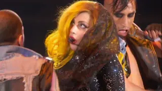 17 Poker Face [Lady Gaga Presents: The Monster Ball Tour At Madison Square Garden] (1080p)