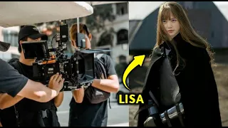 Lisa is filming in Paris