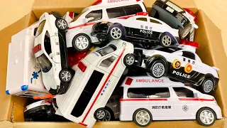 Put together an ambulance and a police car minicar in a toy box and run it on a slope ☆ Siren sound!