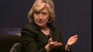 Hillary Clinton clarifies Putin-Hitler comments