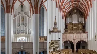 2 Versions of Bach's Toccata and Fugue in d minor BWV 565