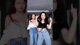 Black or white ? #shorts #tiktok #challenge #dance #fyp #youtubeshorts