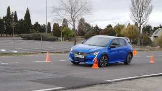 Peugeot 208  2020 - Maniobra de esquiva (moose test) y eslalon | km77.com