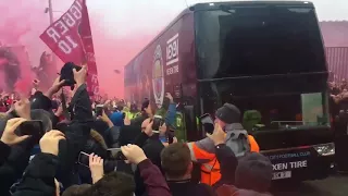 Фанаты «Ливерпуля» атаковали автобус с игроками «Манчестер Сити»