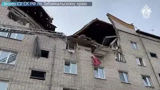 Спасательные работы на месте взрыва в жилом доме в Антипихе
