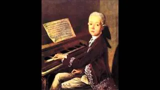 W. A. Mozart - KV 2 - Menuet for keyboard in F major