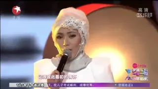 Shila Amzah - A Moment Like This (Shanghai Dragon TV's New Year's Countdown - 31 December 2013)