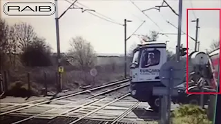 Near miss at Mucking AHB level crossing