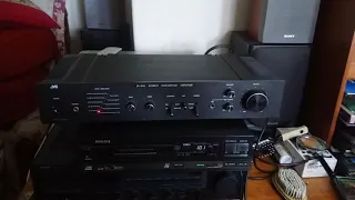 JVC JA-S10 Stereo Amp & Vintage Phillips CD373 player