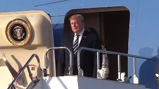 トランプ米大統領、専用機で羽田空港到着