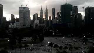 The Petronas Twin Towers - Timelapse