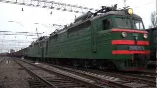2ВЛ60К-579 с грузовым поездом
