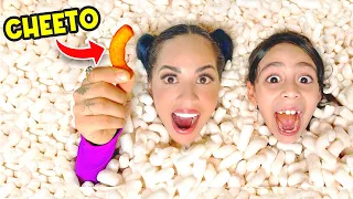 SI ENCUENTRAS EL CHEETO REAL EN LA PISCINA DE CHEETOS GANA!! 🫢 | Karla Bustillos