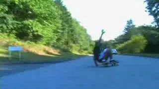 Longboard Drifting Sliding and hill bombing