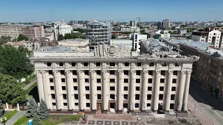 Харків 23 липня. Вранці окупанти з РСЗВ остріляли житловий будинок та офіси. Інформація від ХОВА