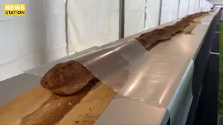 French bakers beat world record for longest baguette