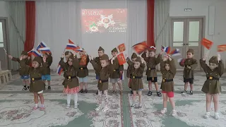 МАДОУ "Детский сад №1" г. Тобольска., группа "Земляничка" поздравляет всех с Днем Победы!