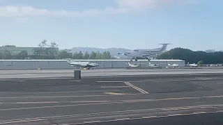 Pilatus pc 12 landing at Santa Monica airport